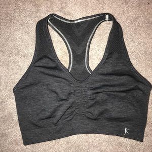 Black sports bra